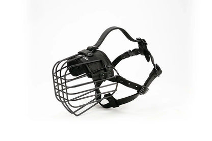 Metal wire muzzle detail