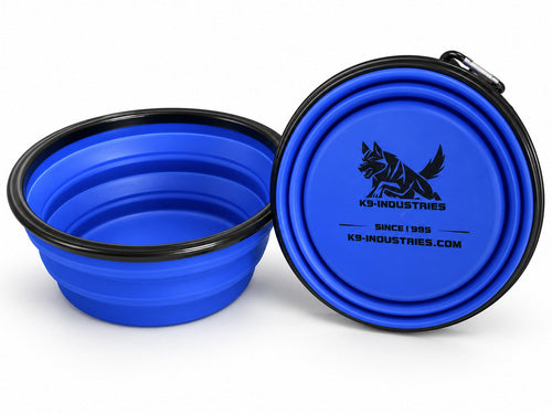 K9-Industries collapsible dog water bowl 650 ml in blue, folded and open with carabiner clip